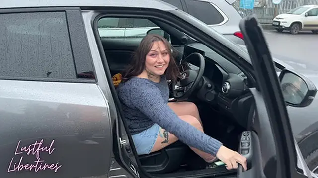 Cheating MILF Caught Creampie During Phone Call with Husband