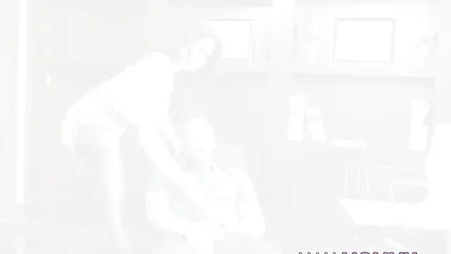 Gorgeous MILF therapist heals her client with her asshole