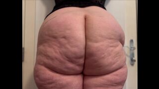 BIG BOOTY MILF TAKES AGILITY TEST