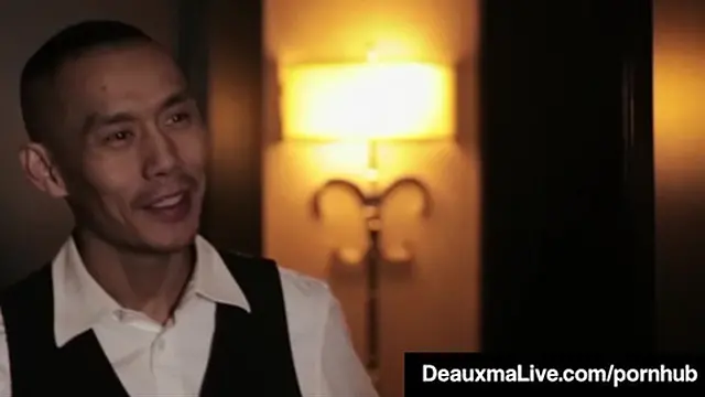 Busty Texas Cougar Deauxma Fucks Her Hotel Room Service Guy!