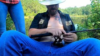 Fish Bank Skank ! He made a stranger squirt while finger banging her outside !
