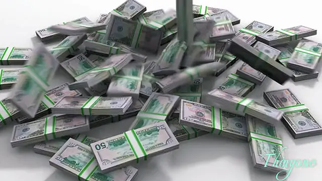 Old man seduces young woman with cunning moves in private🤫 room