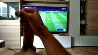 Una Rica mamada mientras jugamos al FIFA 20