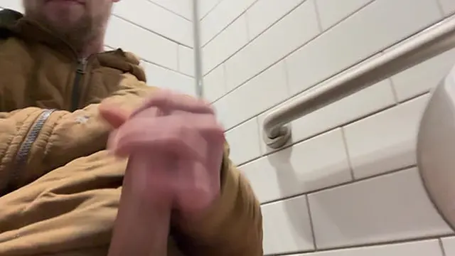 Fast Walmart restroom action