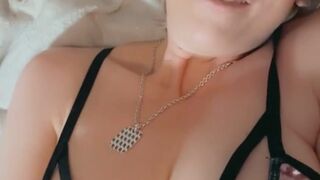 Cheating housewife sends her pink hairless pussy to the neighbours