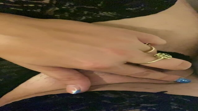 EXPERIENCED LADY stepsister pees next to me